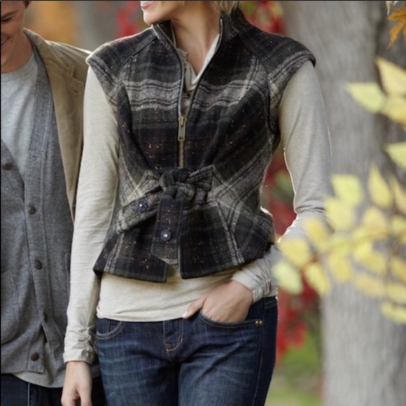 CAbi Jackets & Blazers - Cabi Medium All Tied Up Wool Blend Vest
